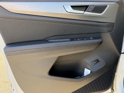 Volkswagen Atlas Cross Sport 2.0T SE w/Technology FWD 2026