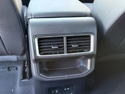 Volkswagen Atlas Cross Sport 2.0T SE w/Technology FWD 2026