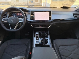 Volkswagen Atlas Cross Sport 2.0T SE w/Technology FWD 2026