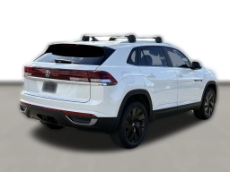 Volkswagen Atlas Cross Sport 2.0T SE w/Technology FWD 2026