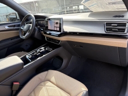 Volkswagen Atlas Cross Sport 2.0T SE w/Technology FWD 2026