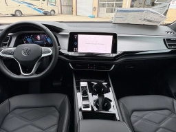 Volkswagen Atlas Cross Sport 2.0T SE w/Technology FWD 2026