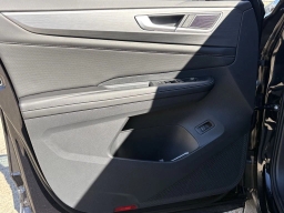 Volkswagen Atlas Cross Sport 2.0T SE w/Technology FWD 2026