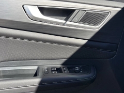 Volkswagen Atlas Cross Sport 2.0T SE w/Technology FWD 2026