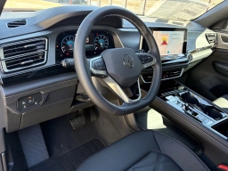 Volkswagen Atlas Cross Sport 2.0T SE w/Technology FWD 2026