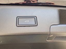 Volkswagen Atlas Cross Sport 2.0T SE w/Technology FWD 2026