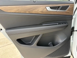 Volkswagen Atlas 2.0T SE w/Technology FWD 2026