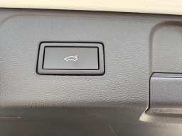 Volkswagen Atlas 2.0T SE w/Technology FWD 2026