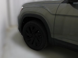 Volkswagen Atlas 2.0T SE w/Technology FWD 2026