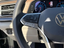 Volkswagen Atlas 2.0T SE w/Technology FWD 2026