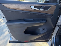 Volkswagen Atlas 2.0T SE w/Technology FWD 2026