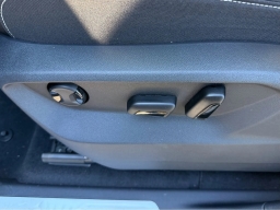 Volkswagen Atlas 2.0T SE w/Technology FWD 2026