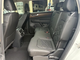 Volkswagen Atlas 2.0T SE w/Technology FWD 2026