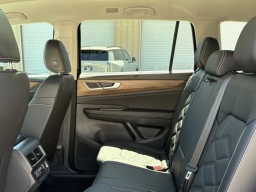 Volkswagen Atlas 2.0T SE w/Technology FWD 2026