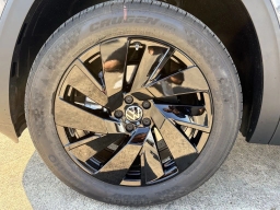 Volkswagen Atlas 2.0T SE w/Technology FWD 2026