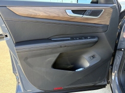 Volkswagen Atlas 2.0T SE w/Technology FWD 2026