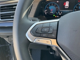 Volkswagen Atlas 2.0T SE w/Technology FWD 2026