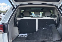 Volkswagen Atlas 2.0T SE w/Technology FWD 2026