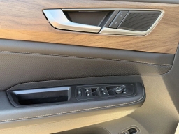 Volkswagen Atlas 2.0T SE w/Technology FWD 2026