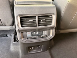 Volkswagen Atlas 2.0T SE w/Technology FWD 2026