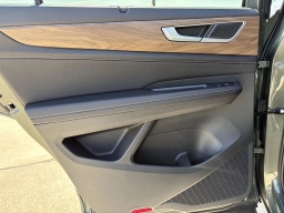 Volkswagen Atlas 2.0T SE w/Technology FWD 2026