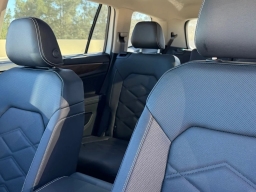 Volkswagen Atlas 2.0T SE w/Technology FWD 2026