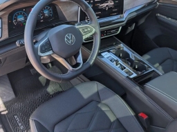 Volkswagen Atlas 2.0T SE w/Technology FWD 2025