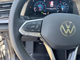 Volkswagen Atlas 2.0T SE w/Technology FWD 2025