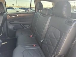 Volkswagen Atlas 2.0T SE w/Technology FWD 2025