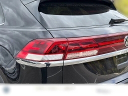 Volkswagen Atlas Cross Sport 2.0T SE w/Technology 4MOTION 2026