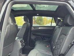 Volkswagen Atlas Cross Sport 2.0T SE w/Technology 4MOTION 2026