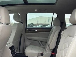 Volkswagen Atlas 2.0T SE w/Technology 4MOTION 2026