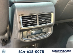 Volkswagen Atlas 2.0T SE w/Technology 4MOTION 2026