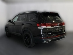 Volkswagen Atlas 2.0T SE w/Technology 4MOTION 2026