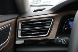 Volkswagen Atlas 2.0T SE w/Technology 4MOTION 2026