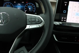 Volkswagen Atlas 2.0T SE w/Technology 4MOTION 2026