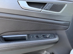 Volkswagen Atlas Cross Sport 2.0T SE w/Technology FWD 2026