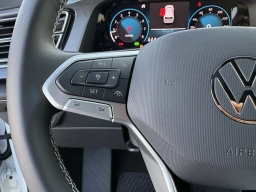 Volkswagen Atlas Cross Sport 2.0T SE w/Technology FWD 2026