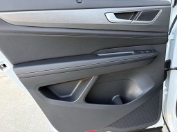 Volkswagen Atlas Cross Sport 2.0T SE w/Technology FWD 2026