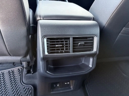 Volkswagen Atlas Cross Sport 2.0T SE w/Technology FWD 2026