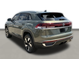 Volkswagen Atlas Cross Sport 2.0T SE w/Technology FWD 2026