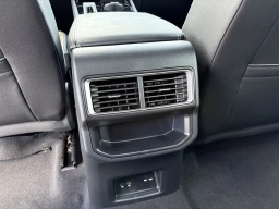 Volkswagen Atlas Cross Sport 2.0T SE w/Technology FWD 2026