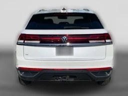 Volkswagen Atlas Cross Sport 2.0T SE w/Technology FWD 2026