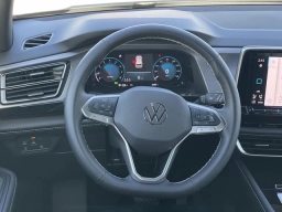 Volkswagen Atlas Cross Sport 2.0T SE w/Technology FWD 2026