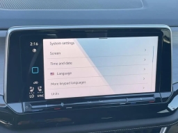 Volkswagen Atlas Cross Sport 2.0T SE w/Technology FWD 2026