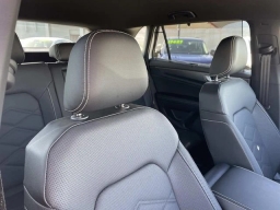 Volkswagen Atlas Cross Sport 2.0T SE w/Technology FWD 2026