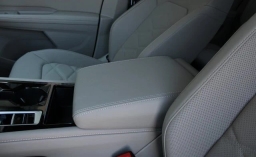 Volkswagen Atlas 2.0T SE w/Technology FWD 2026