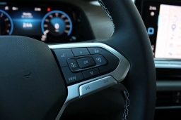 Volkswagen Atlas 2.0T SE w/Technology FWD 2026