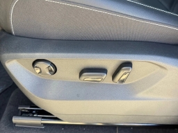 Volkswagen Atlas 2.0T SE w/Technology FWD 2026