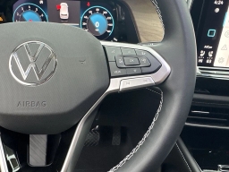 Volkswagen Atlas 2.0T SE w/Technology FWD 2026